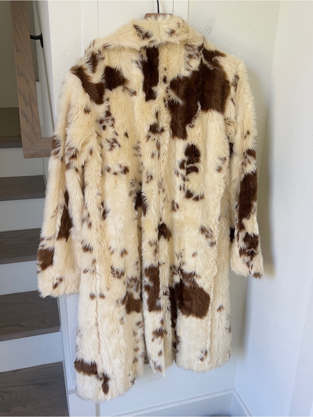 Anthropologie Maeve Grand Glam Faux Fur Coat Long Jacket in Cream and Brown - Picture 3 of 6